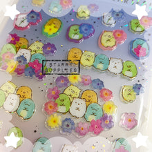 Load image into Gallery viewer, [SE3900] Sumikko Gurashi Flower Domed Sticker Sheet (Blue/Purple)